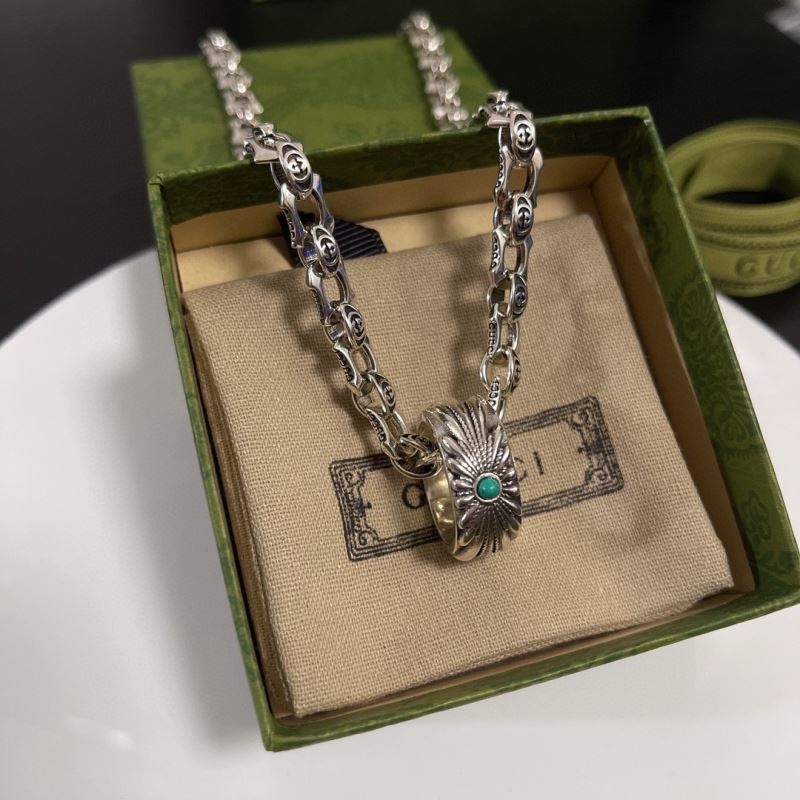G*u*i necklaces